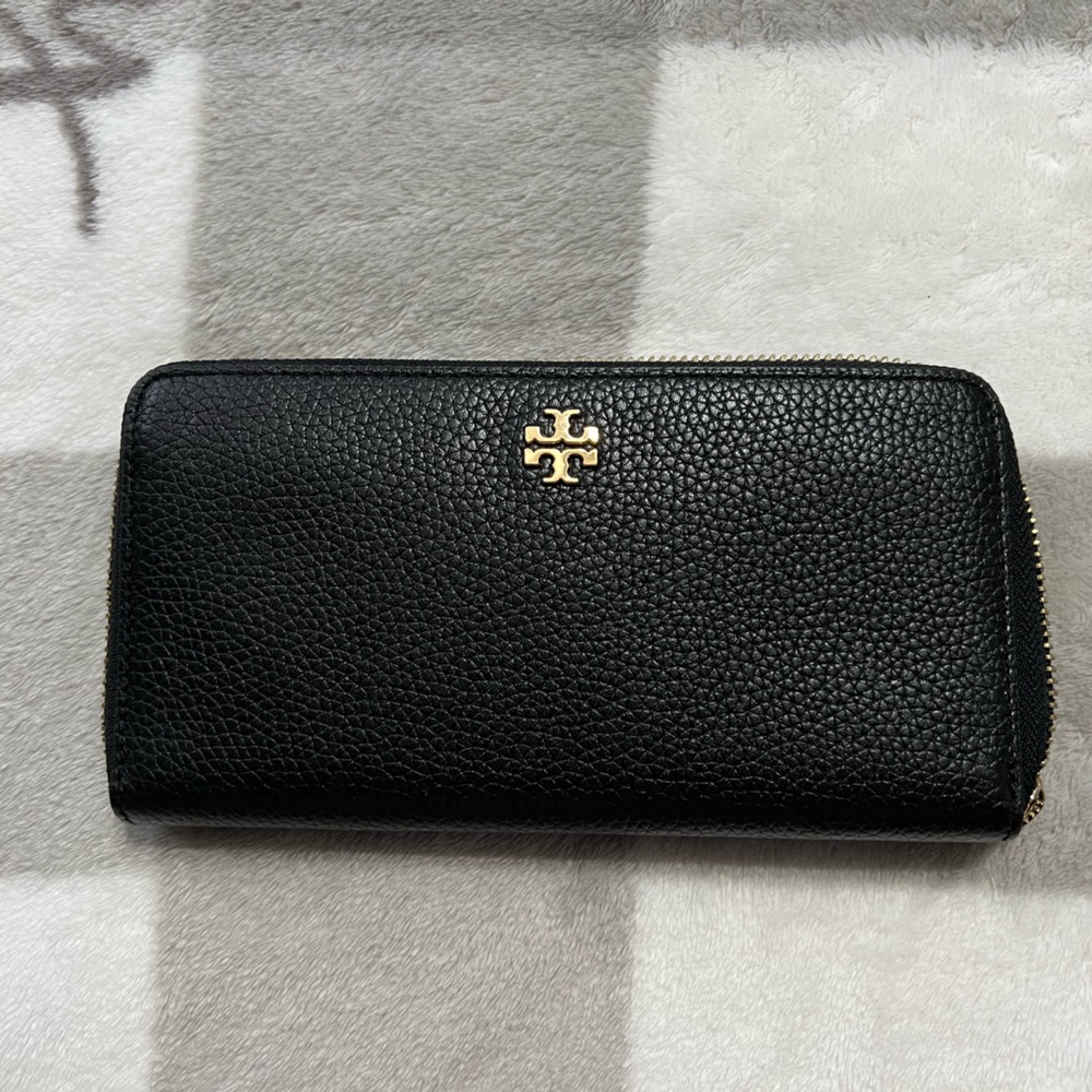 Tory Burch zip continental wallet